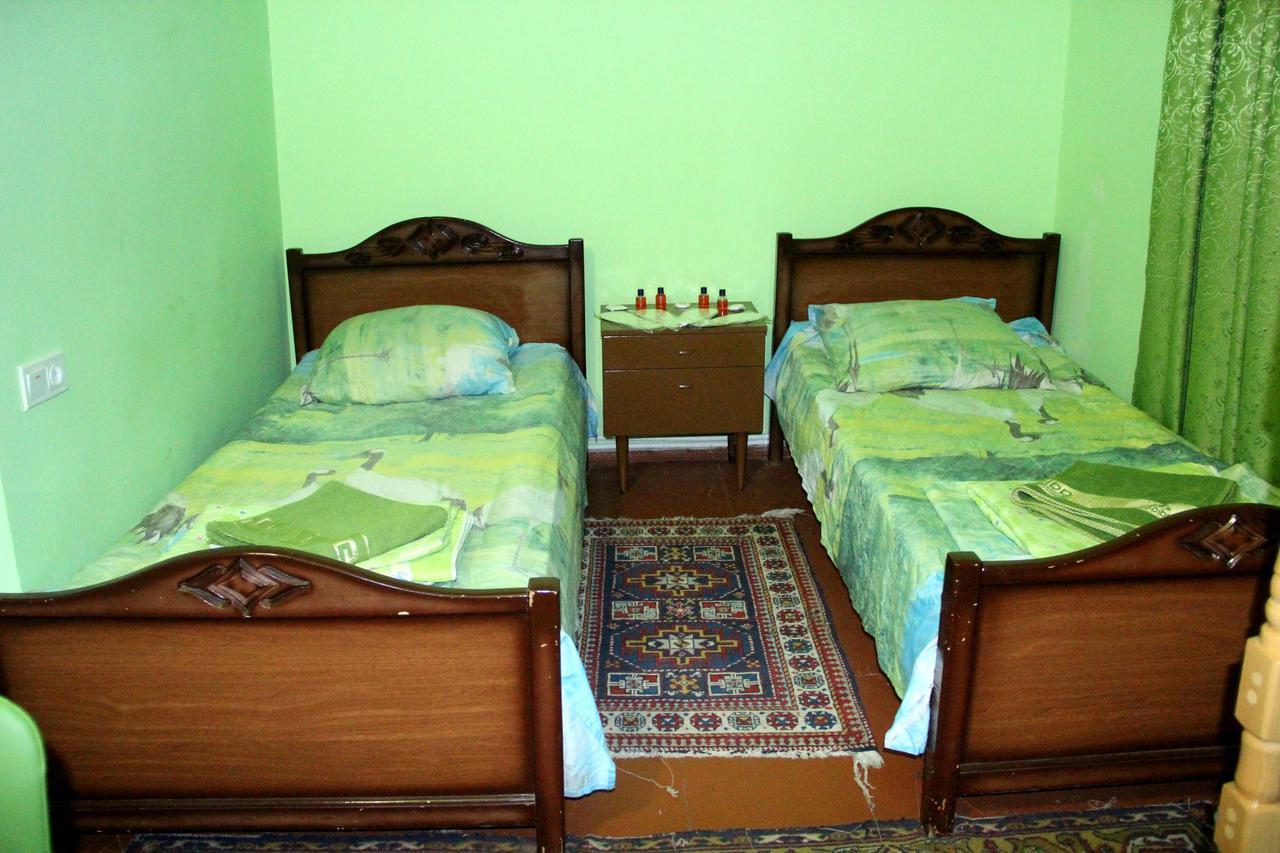 Karinitas Family Hostel Erivan Dış mekan fotoğraf